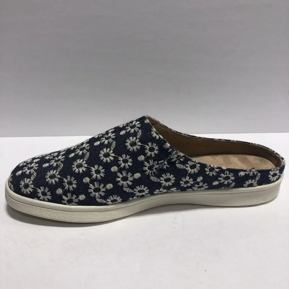 LifeStride Women’s Nomad, Blue/White Slip-On Flats, Size 11M